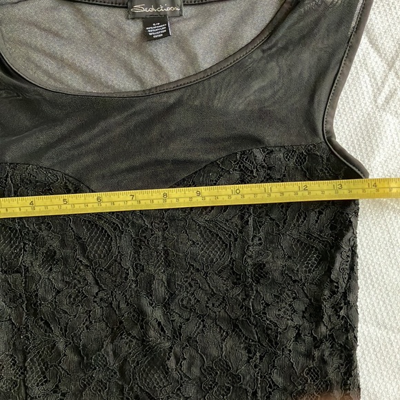 Black mesh and lace sleeveless top - Picture 8 of 10